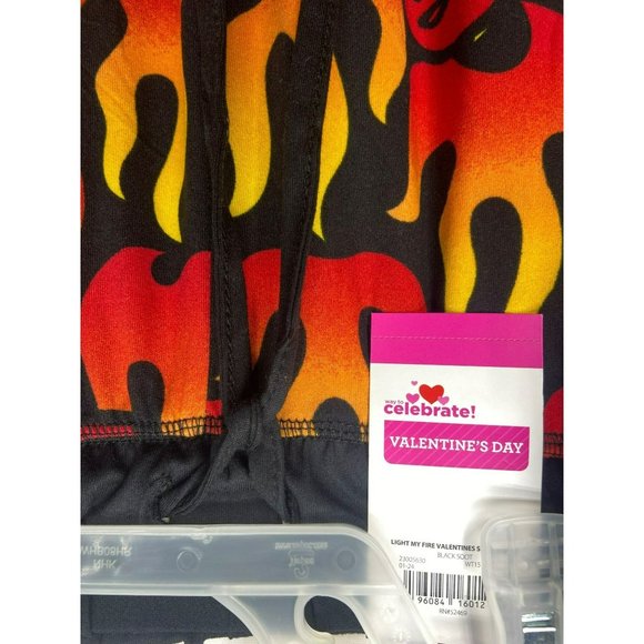 Way To Celebrate Valentine's Day Light My Fire Black Soot Flames Men's Size Smal - Picture 5 of 9